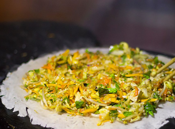 来徐州,不尝尝二妮菜煎饼那可真是一大美味憾事啊!_城市_季节_一个人