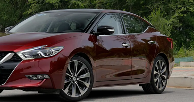 二手日产西玛价格跳水至8.88万,豪华轿车市场遭遇尴尬!