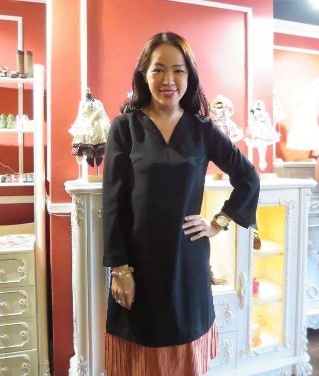 tvb绿叶打散工助哥哥圆梦,初入行不被父亲认可,认为其不适合_李漫芬