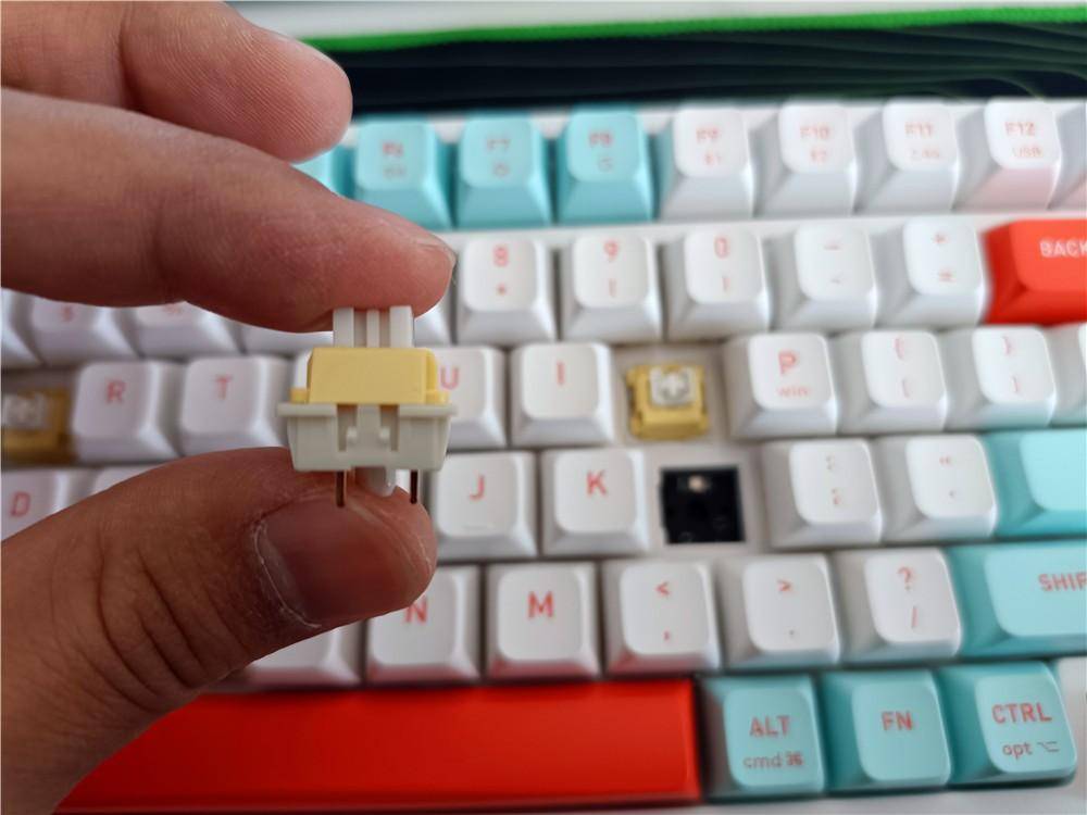 双飞燕飞飞三模无线机械键盘探索高效工作与极致美学