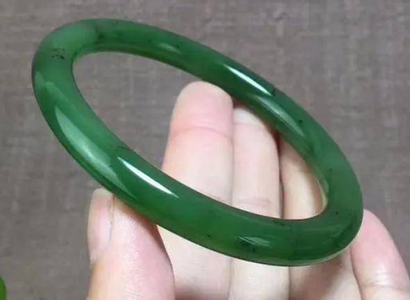 来看看医生怎么说_玉镯_心脏_翡翠