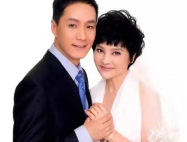 八对明星夫妻决定丁克,两对丈夫却偷偷生娃,最后一对恩爱到不行_张茜