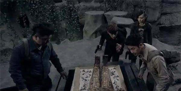 以盗墓笔记和鬼吹灯为例,地下世界里面经常会出现尸鳖,这种东西攻击性