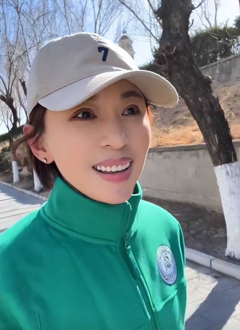 欧阳夏丹:一边晨跑,一边把自己的"六个补"人生智慧分享给粉丝