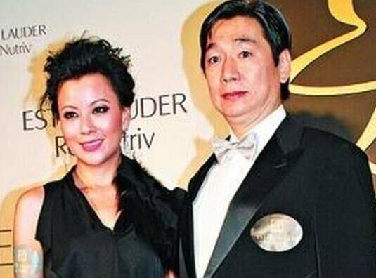 港姐选秀出身,红过邱淑贞,二婚嫁豪门生龙凤胎,现依旧肤白貌美_李美凤