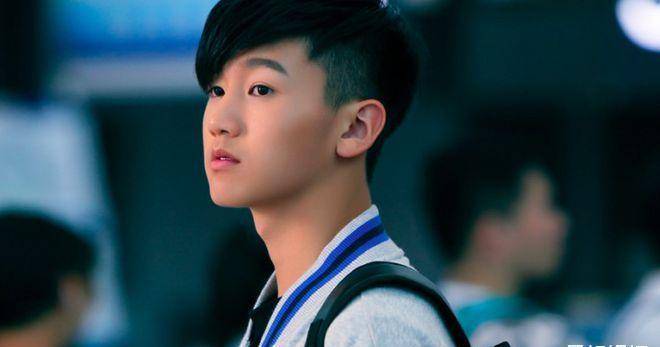 是"北电校草",演过《延禧攻略》,和张子枫还是同学_孙傲_公司_电视剧