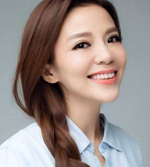 央视主持人朱迅您最近身体状况如何是否已放弃治疗我们大家
