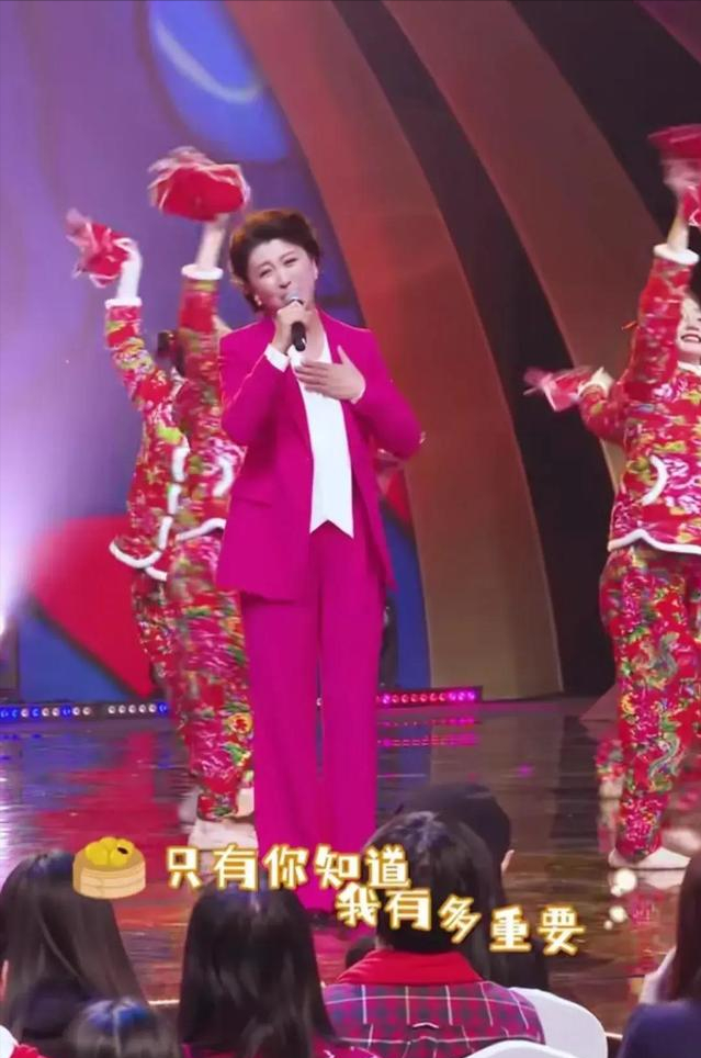 闫学晶,就是这样一位我们熟悉的春晚小品演员.