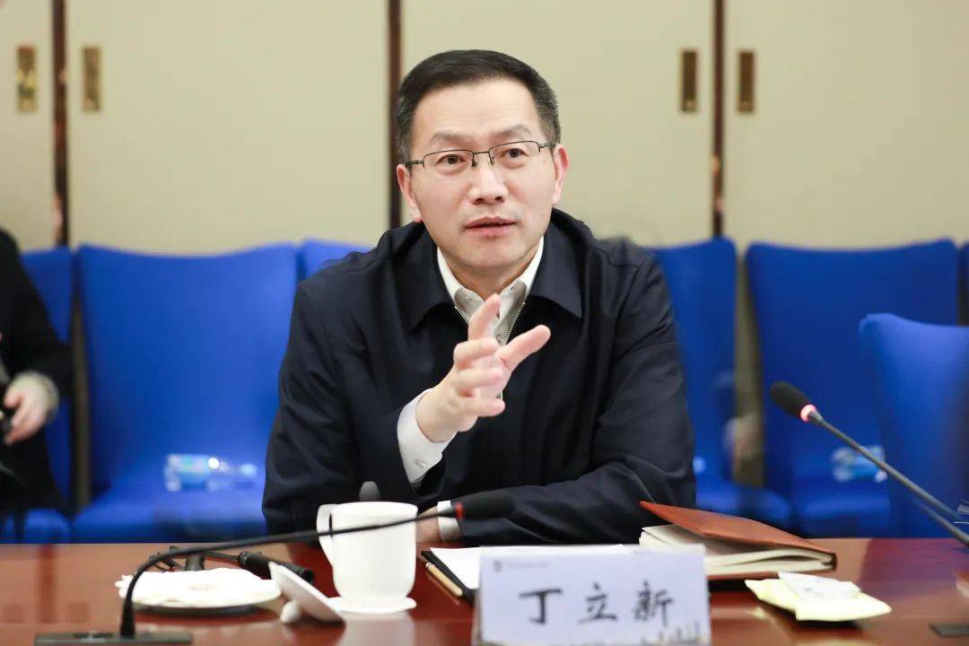苏州市吴中区委书记丁立新会见亿航智能联合创始人唐哲君一行_太湖