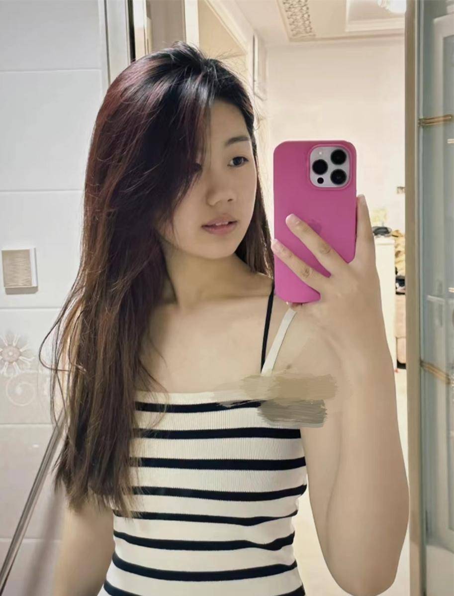 19岁高颜值女老赖曹晓娜发声,被房东坑了,否认从事不良职业