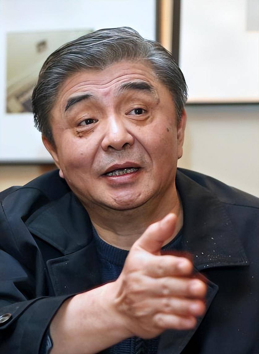 汪嘉伟:曾任男排主帅红极一时,分手又再婚,如今儿子是他的骄傲_邓星