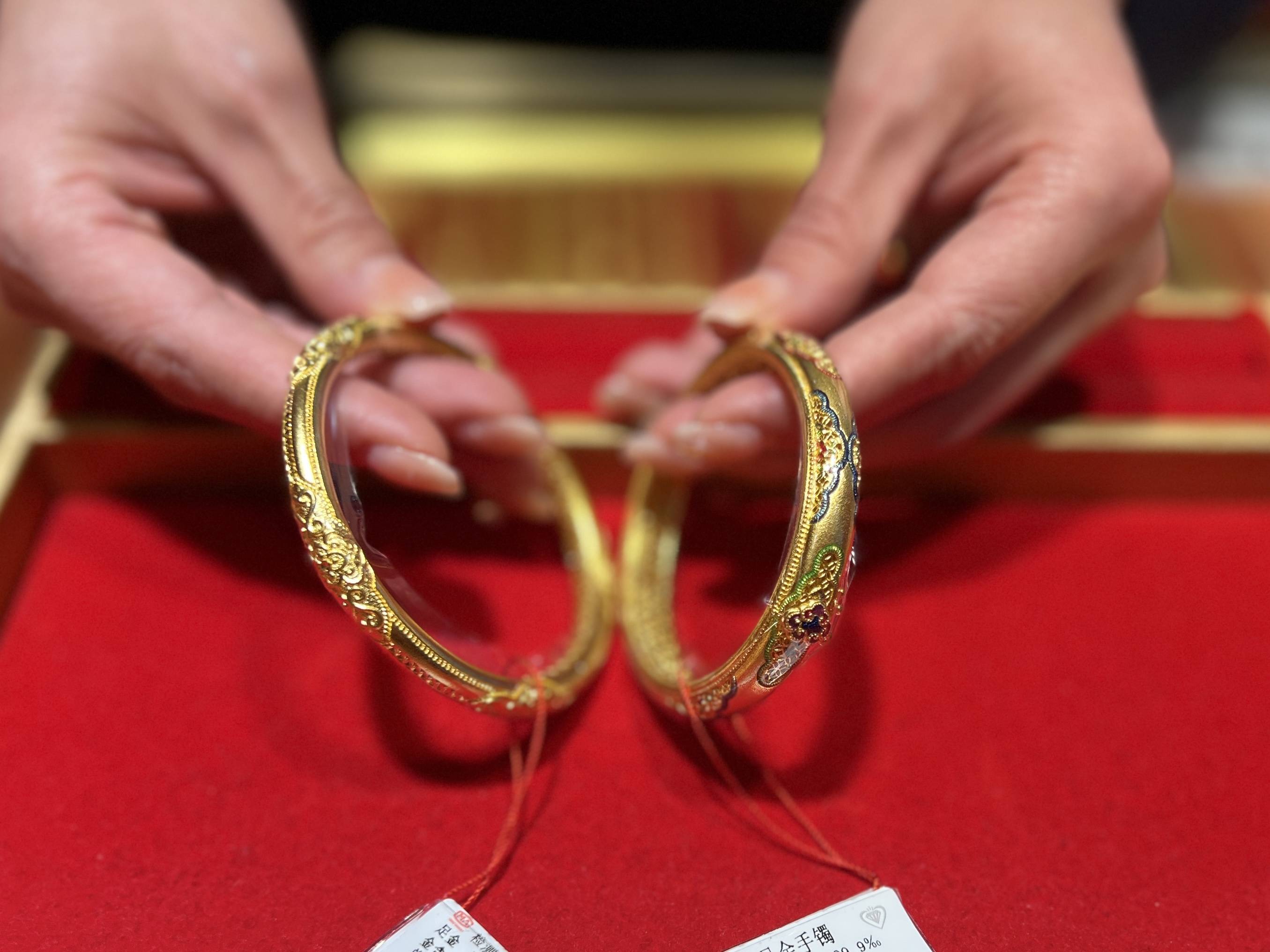 三八节"她经济" | 昆百大珠宝放大招,情侣对戒买一赠一_系列_周大福