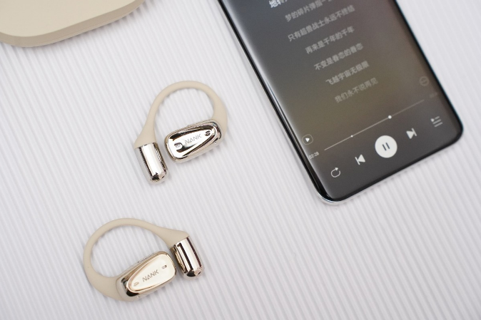 开放式蓝牙耳机对耳朵好吗,给你六个专业挑选小技巧!