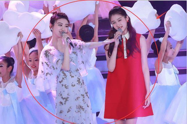 原创关晓彤景甜未修照堪比整容离开百万修图师后粉丝直说不敢看