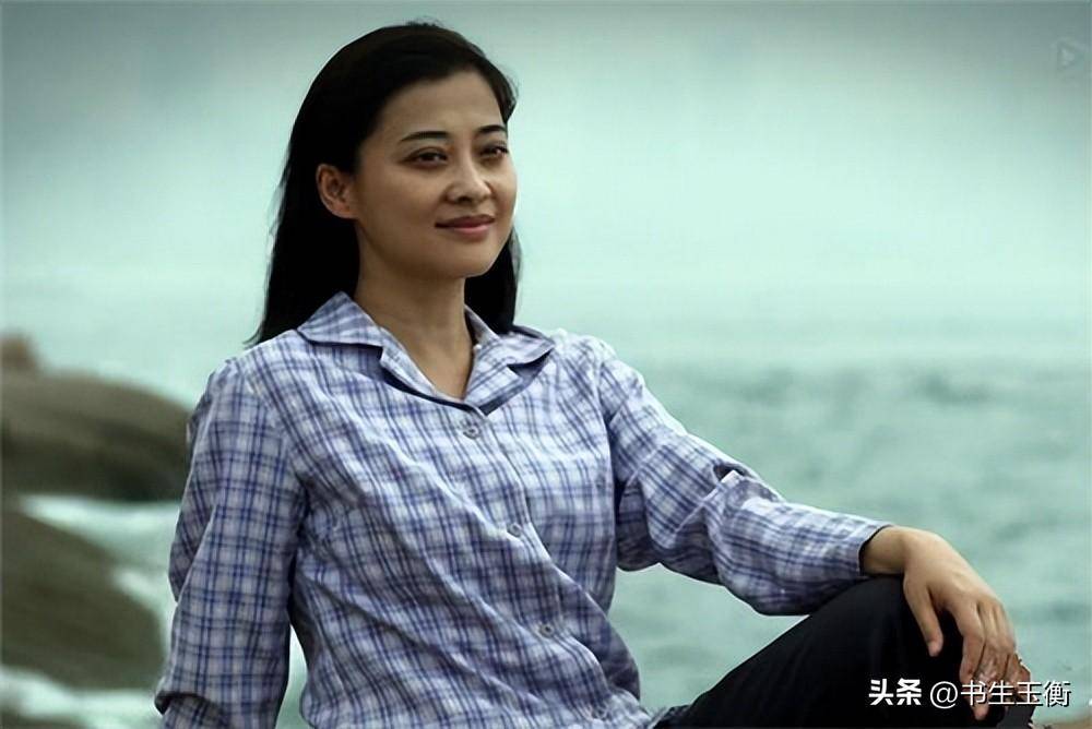 那个时候拍摄电视剧并没有强大的后期特效,更没有足以以假乱真的"易容