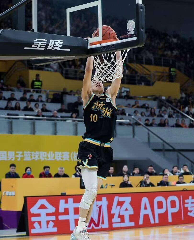 原创三分险胜上海客场力克广厦王哲林仅20分孙铭徽空砍291110