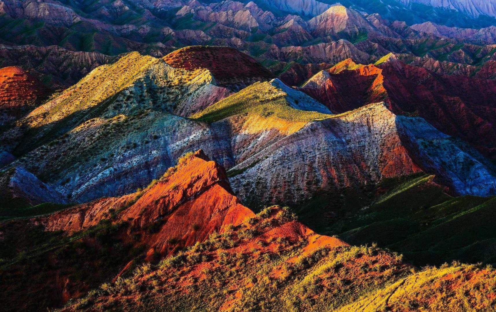 内蒙古最高山图片