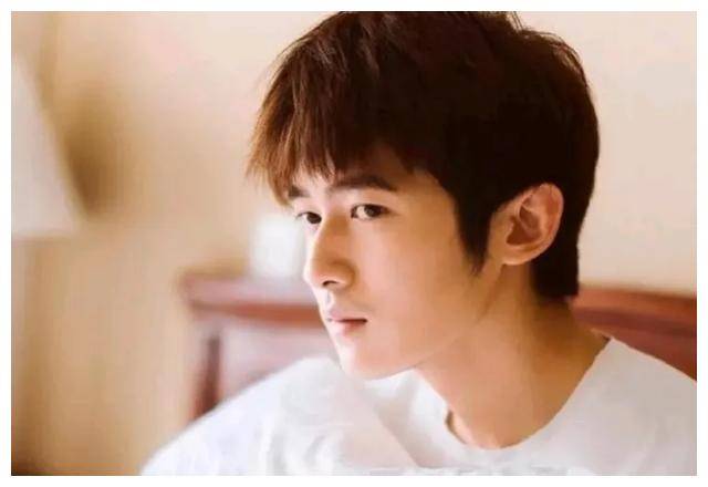 张含韵佟梦实恋情曝光终于揭开娱乐圈的隐藏面纱