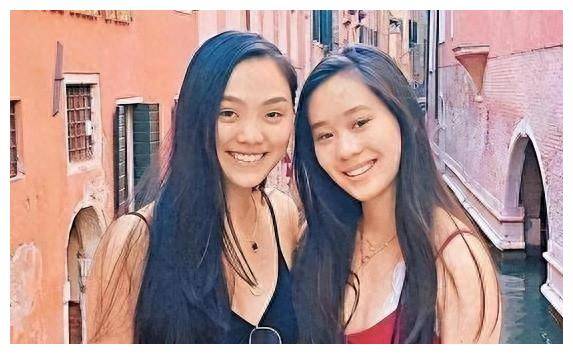 黄秋燕女儿与利智女儿李连杰基因区别明显惊人差距