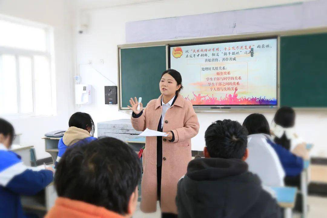 广元外国语学校赴青川一中开展帮扶工作_的发展_建设_交流