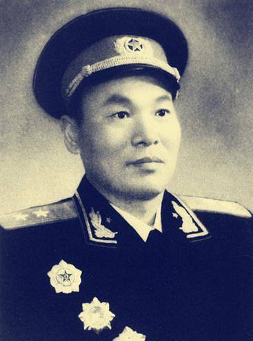 原创他调任成都军区政委身体就不适应休养2年曾申请去北方工作