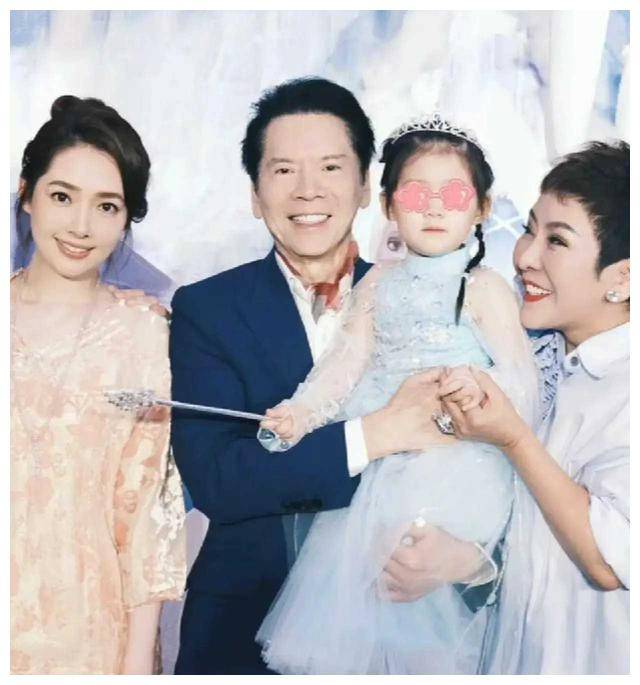 美女_向华强_外界