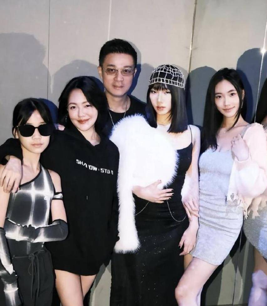 原创许雅钧的命真好年轻啃父母中年啃老婆老了啃女儿