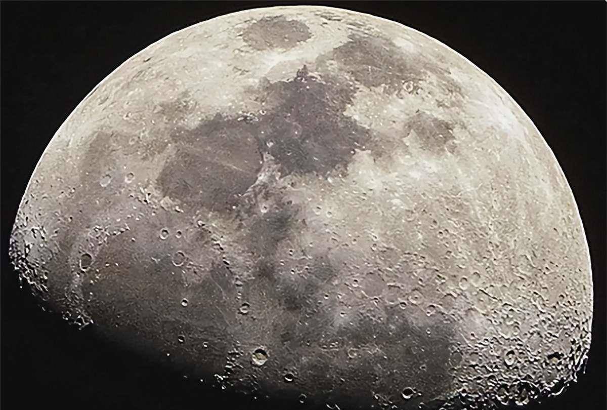原创纪实月球背面的秘密被揭开卫星传回图像原来霍金没说错