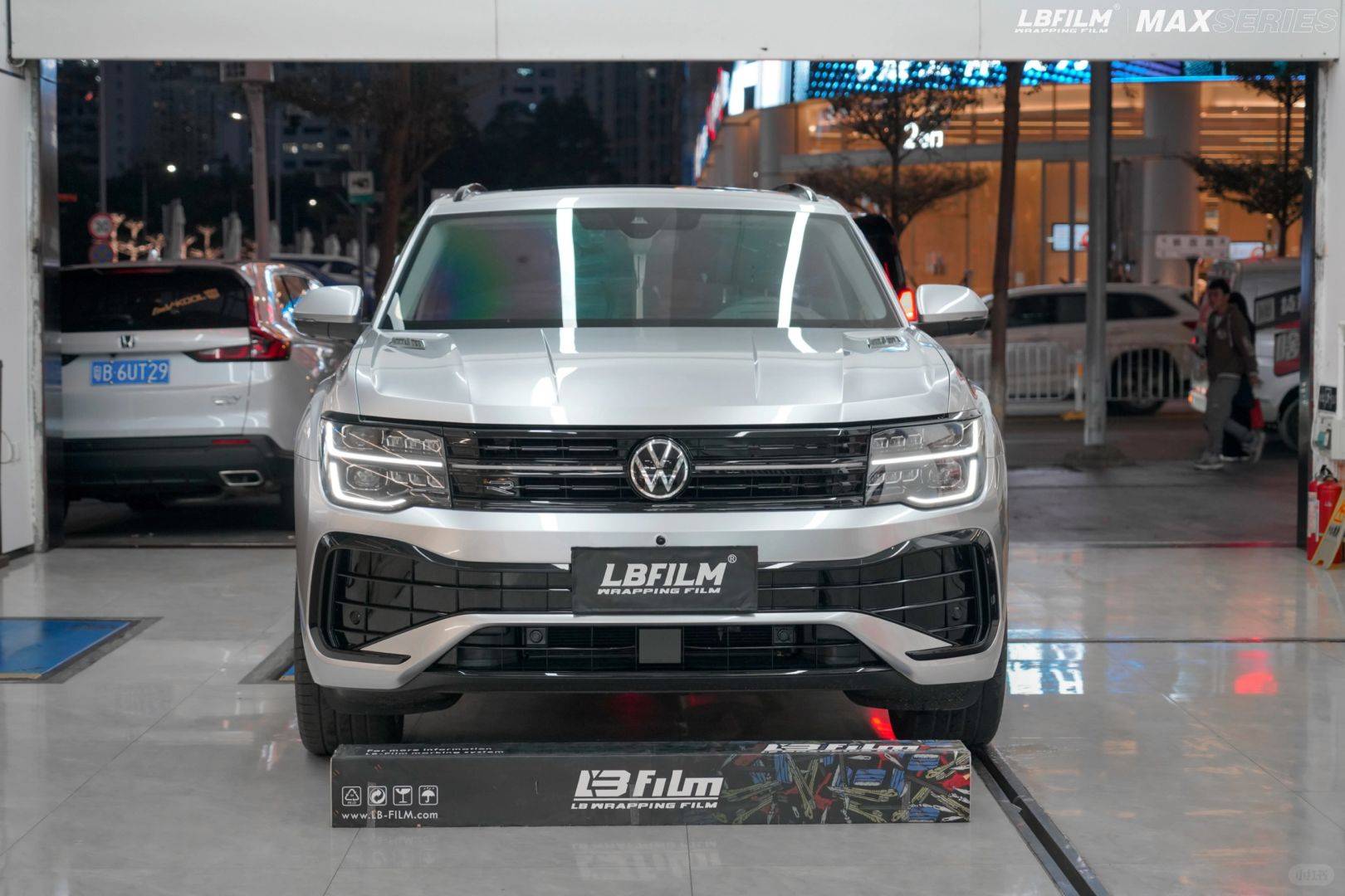 大众途昂x-lb改色膜液态金属铝水银,高冷的酷炫造型_搜狐汽车_搜狐网