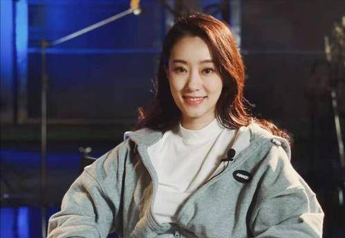 张小斐也没有辜负老师的期望,最后以专业成绩第一名的好成绩做了一名