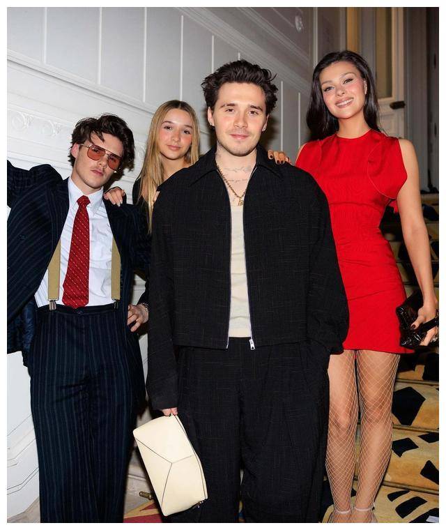 原创贝克汉姆一家亮相时装周小七潮装成熟罗密欧前女友备受瞩目