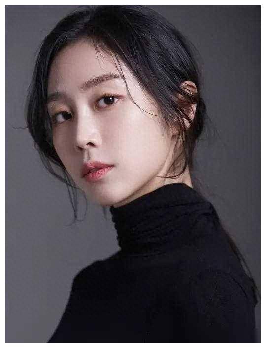 原创韩国lovelyz成员徐智秀被目击在工厂工作称其为女工令人惊讶