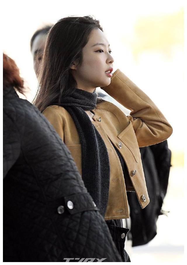 原创离开yg后blackpink连连陷不测jennie机场泪洒心声