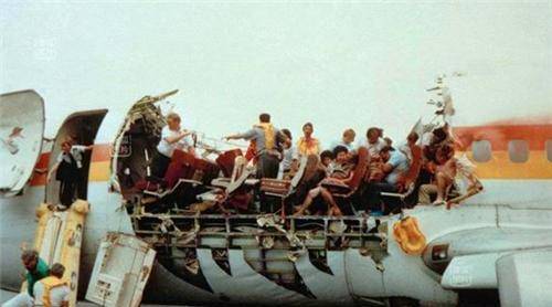 为不幸,而该影片是根据发生在1988年的"阿罗哈航空243号航班事故"改编