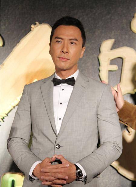 原创李连杰一亿片酬吓退黄百鸣甄子丹喊价300万轻松拿下叶问