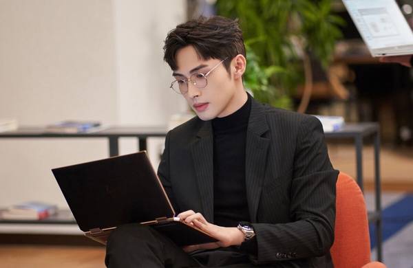 图片来源:微博《三分野》张彬彬把徐燕时的气质拿捏得很到位,高冷但不