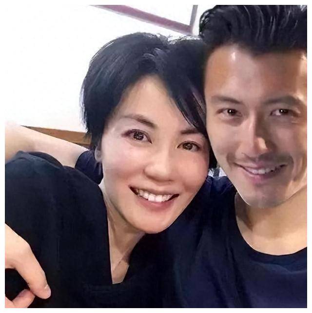 原创谢霆锋的深情对张柏芝展露无遗令人感动令人羡慕