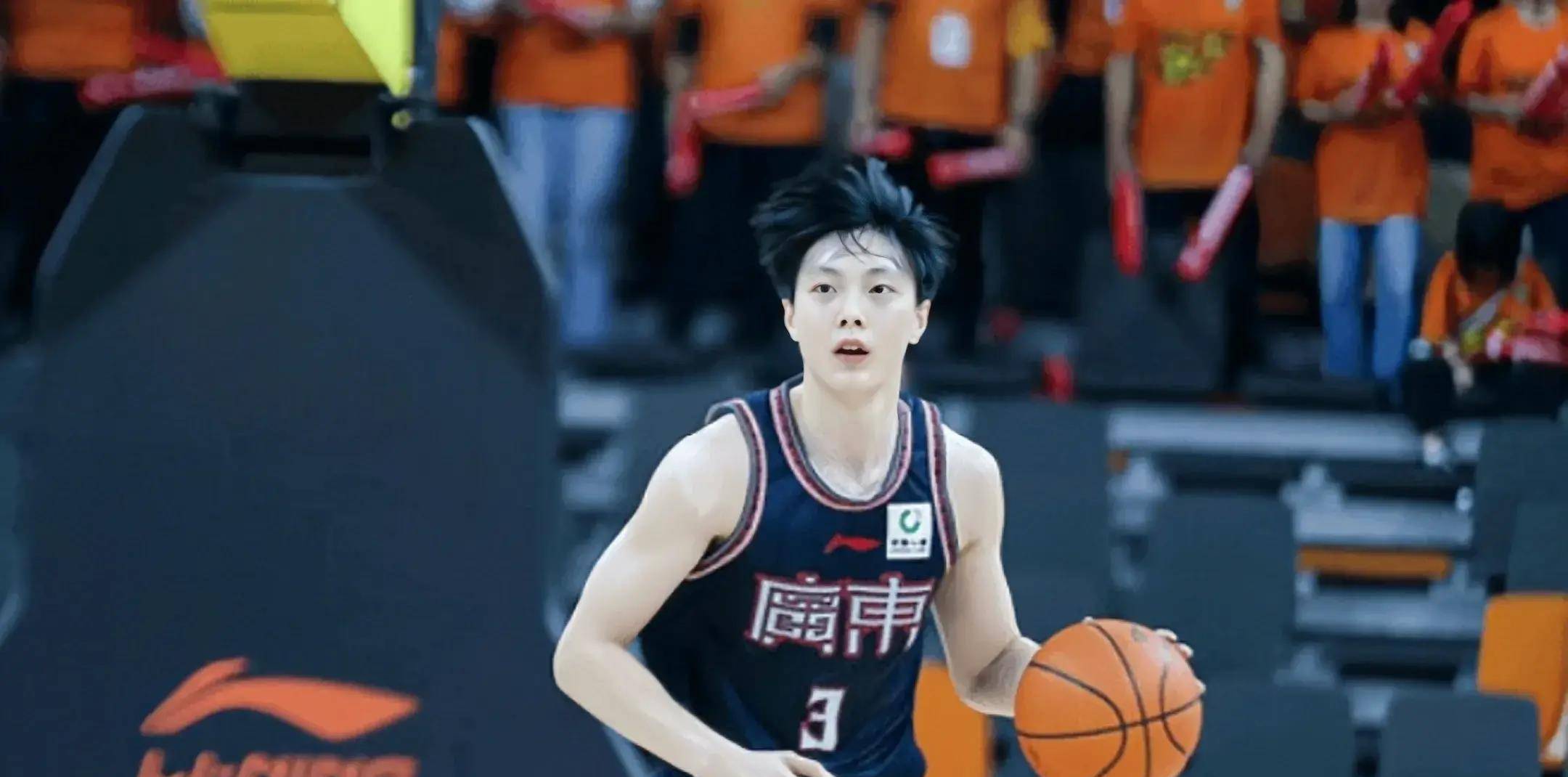 原创胡明轩夺得全明星mvp南区全明星大胜北区全明星