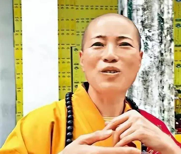 花尼姑释智定住4000万豪宅与两个和尚结婚把寺庙当摇钱树