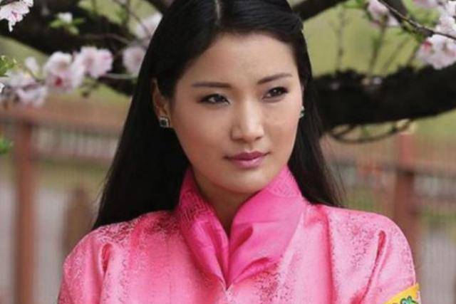 不丹首位平民王妃7岁与王储一见钟情王室婚礼宴请上千村民