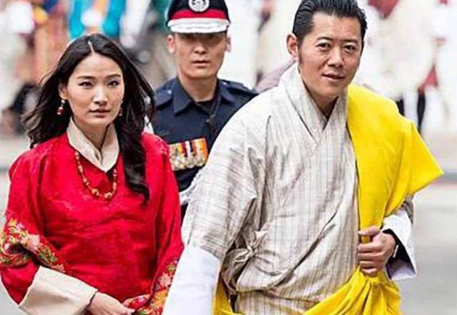 原创29岁不丹王后地位飙升大婚佩戴绒布王冠怀二胎换成奢华珠宝