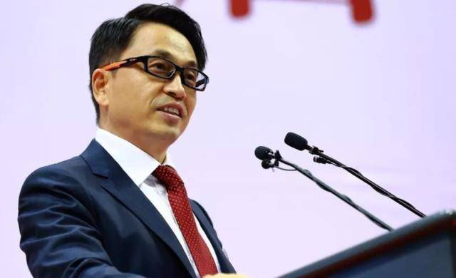 原创被誉为腾讯京东背后的商业巨头投资大亨张磊弃中国国籍转向新加坡