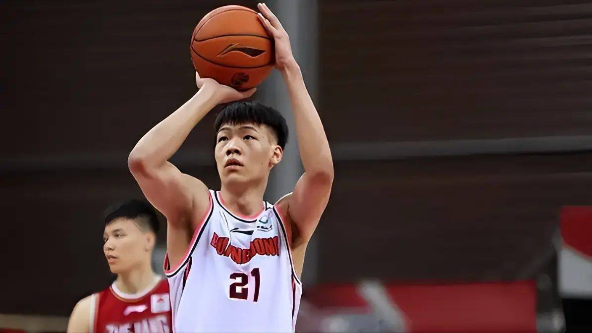 被骂醒了,广东男篮板凳奇兵爆发,2米05锋线新星开窍了_比赛_张昊_球员