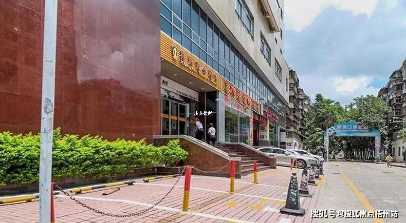 深圳广银大厦租120人独立办公室精装修带家具交通便利可注册