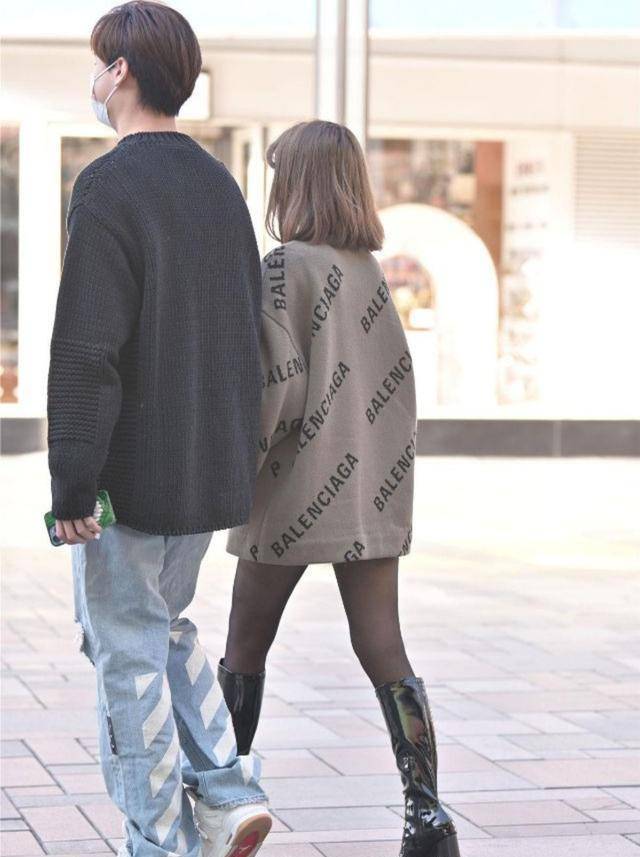 原创初春又火了一种穿法叫靴子大衣优雅时尚照着穿就对了