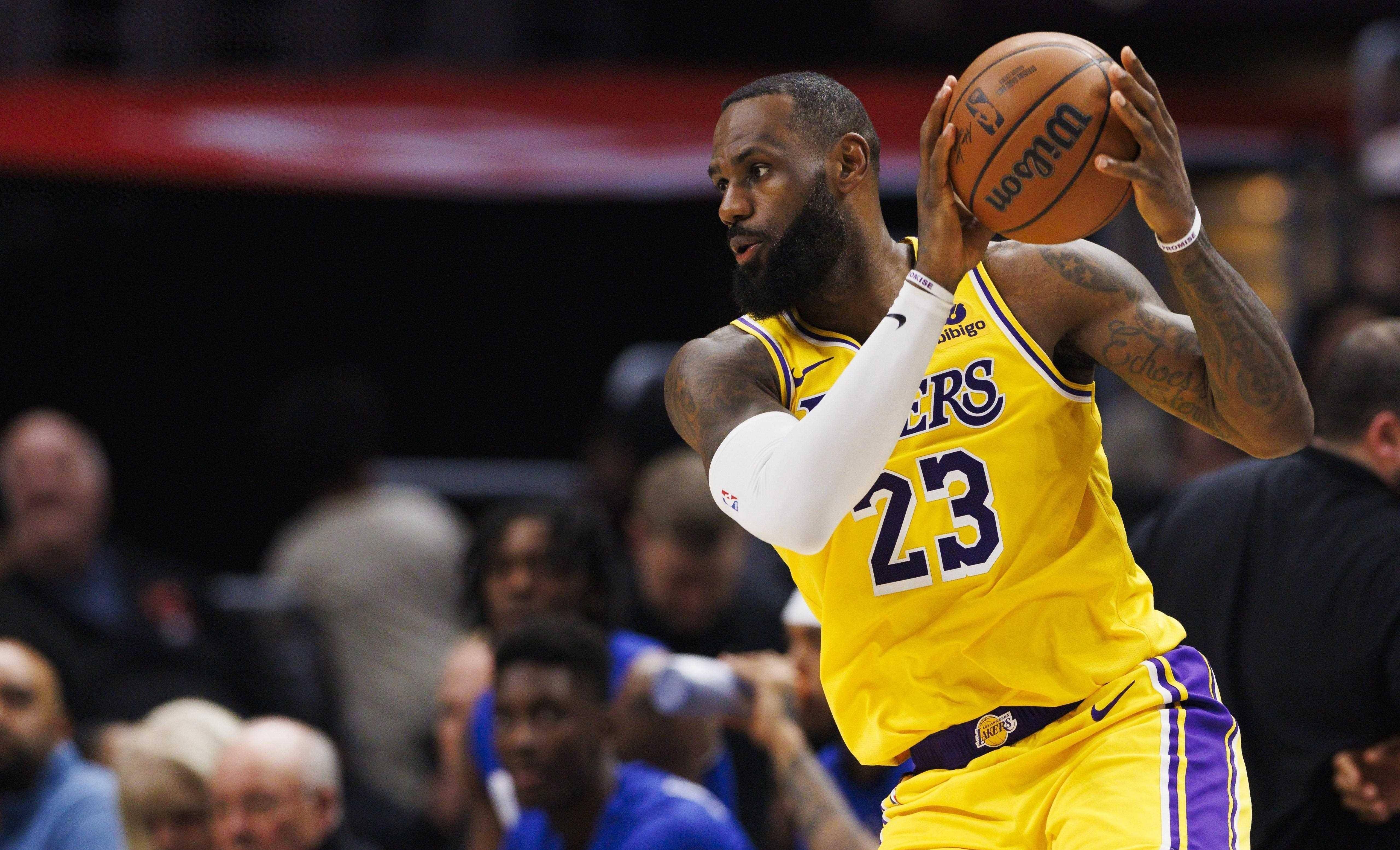 心脏骤停！湖人 20 分领先险崩盘，詹姆斯末秒罚球锁胜局