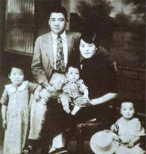 85岁狱友今生最后一次看望小萝卜头,哭道:"你要活着也80岁了"_李碧涛