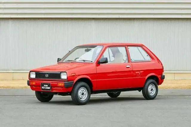 顺应潮流发展,1981年斯巴鲁rex车型从后置后驱改变为前置前驱布局