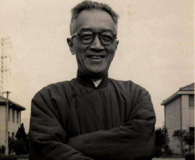 他是北大校长,热爱抽烟,喝酒,逛窑子,一生拿到36个博士学位_胡适_生活