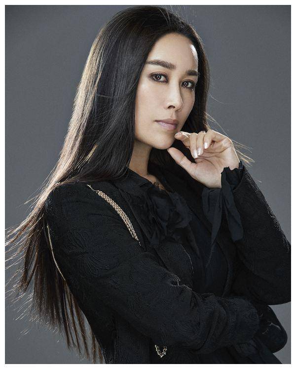 「56岁女星那英惊人变化,皱纹增多表情沧桑」_姐姐_岁月_身材